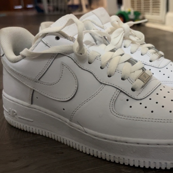 Nike Air Force 1 '07 Low Triple White Size 8.5 - Picture 1 of 7